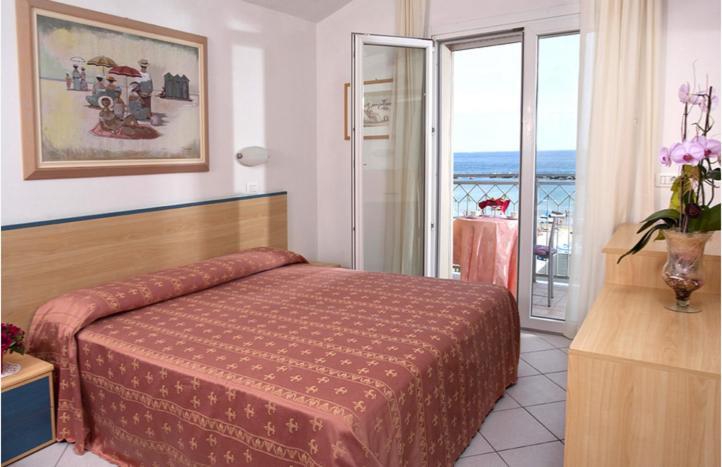 Hotel Royal Inn San Mauro Mare Buitenkant foto