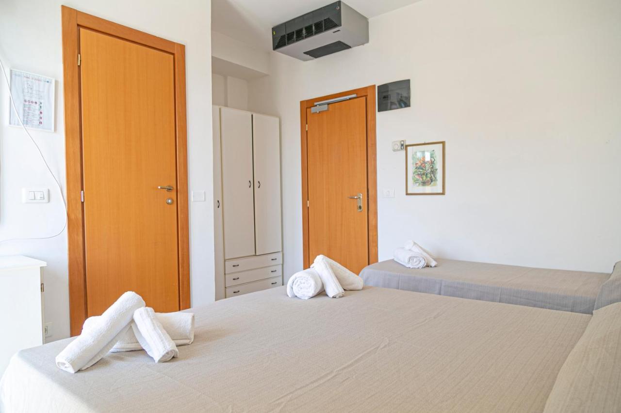 Hotel Royal Inn San Mauro Mare Buitenkant foto
