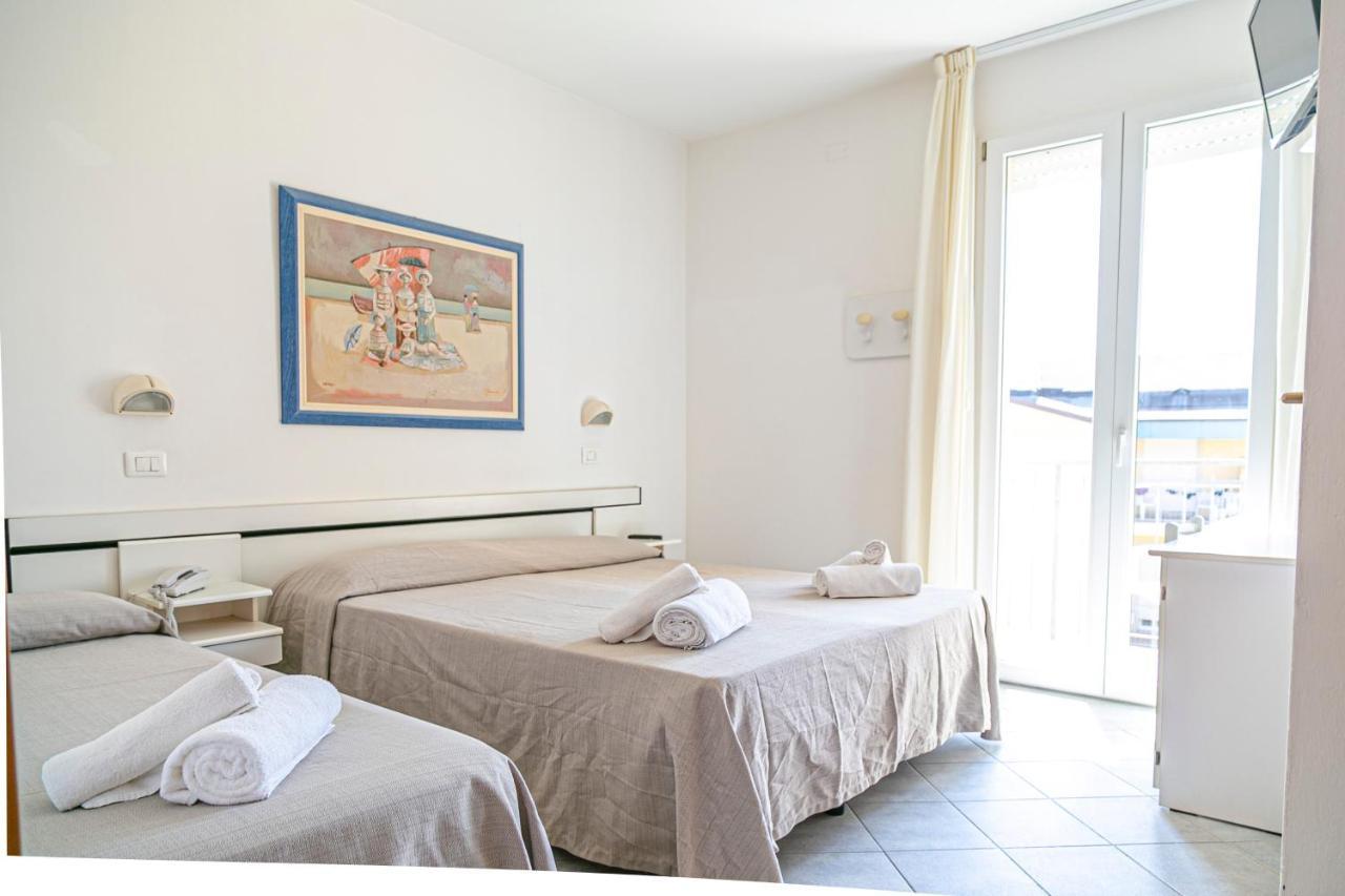 Hotel Royal Inn San Mauro Mare Buitenkant foto
