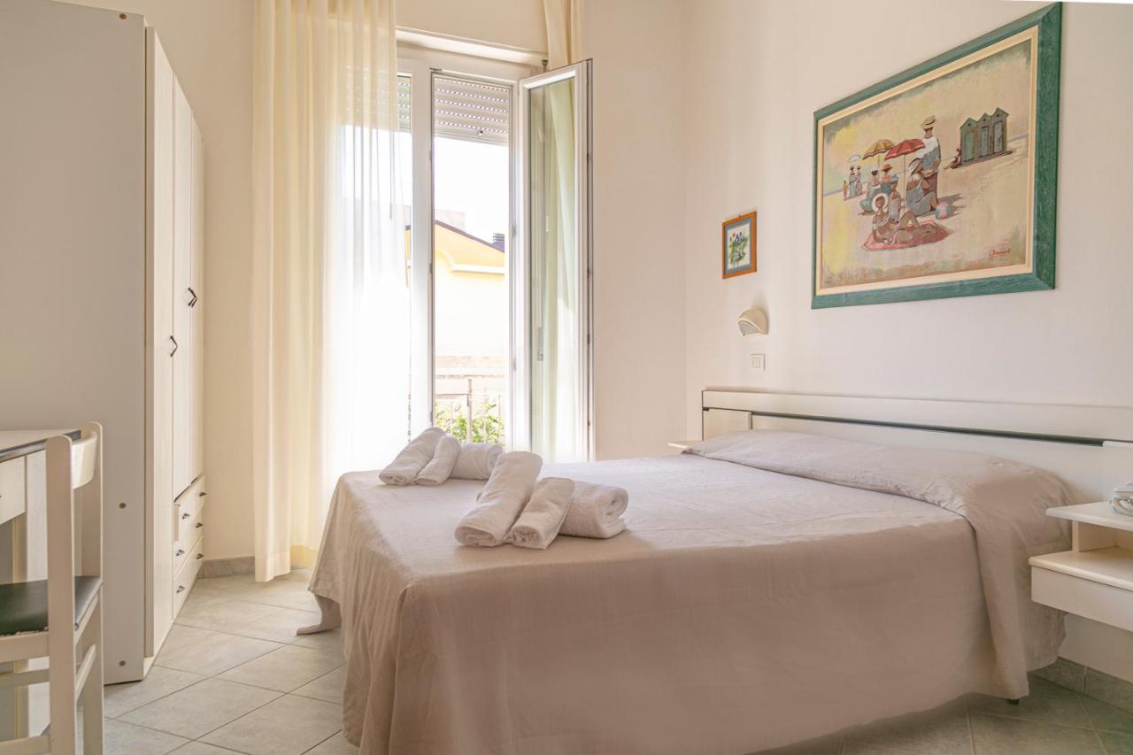 Hotel Royal Inn San Mauro Mare Buitenkant foto