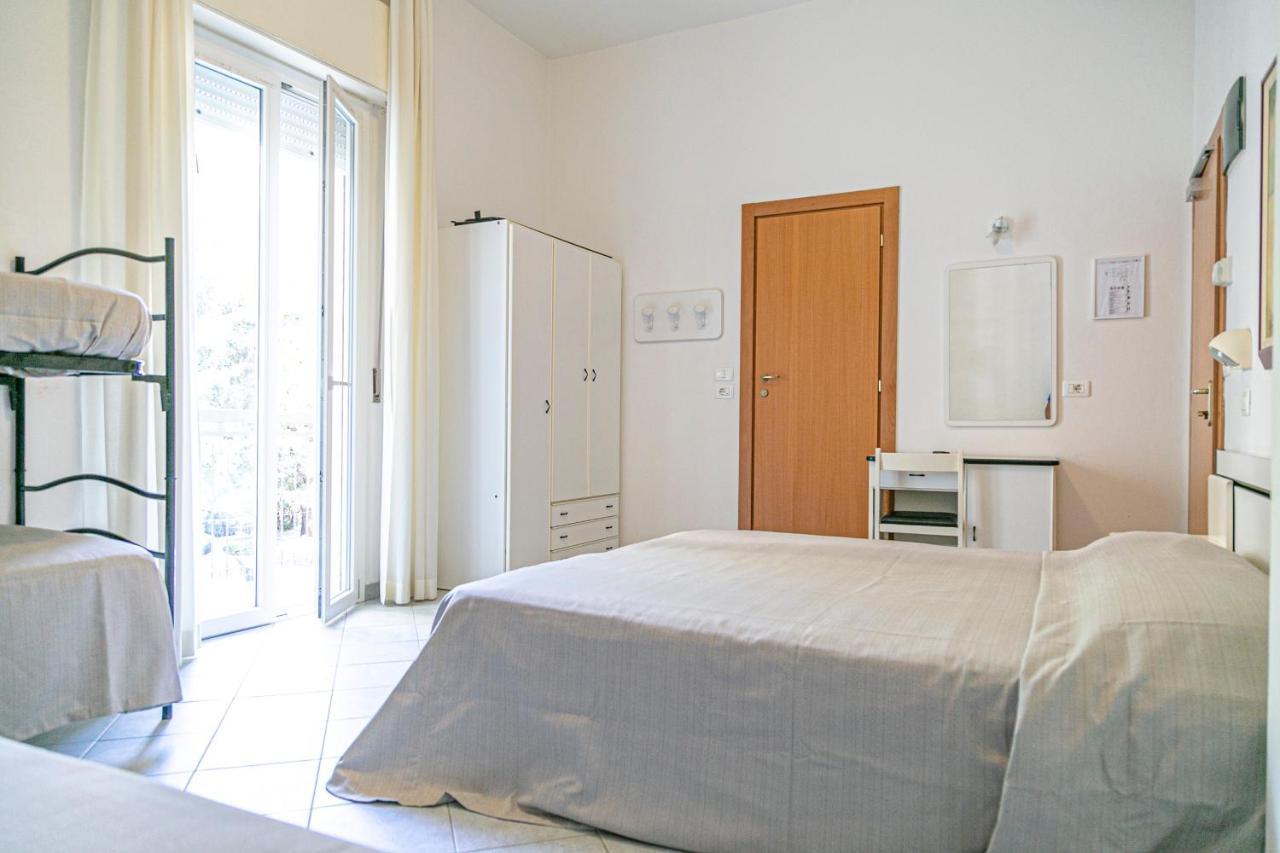 Hotel Royal Inn San Mauro Mare Buitenkant foto