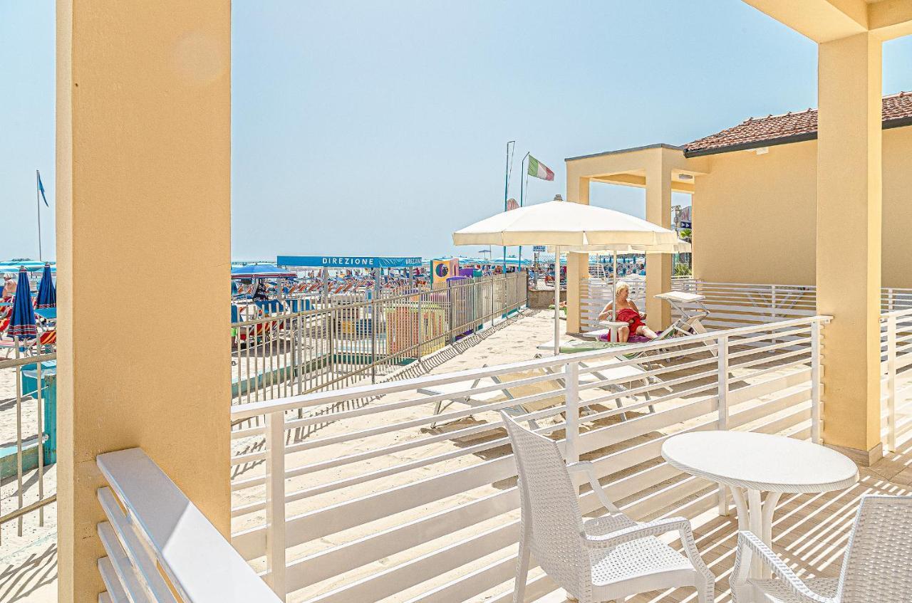 Hotel Royal Inn San Mauro Mare Buitenkant foto