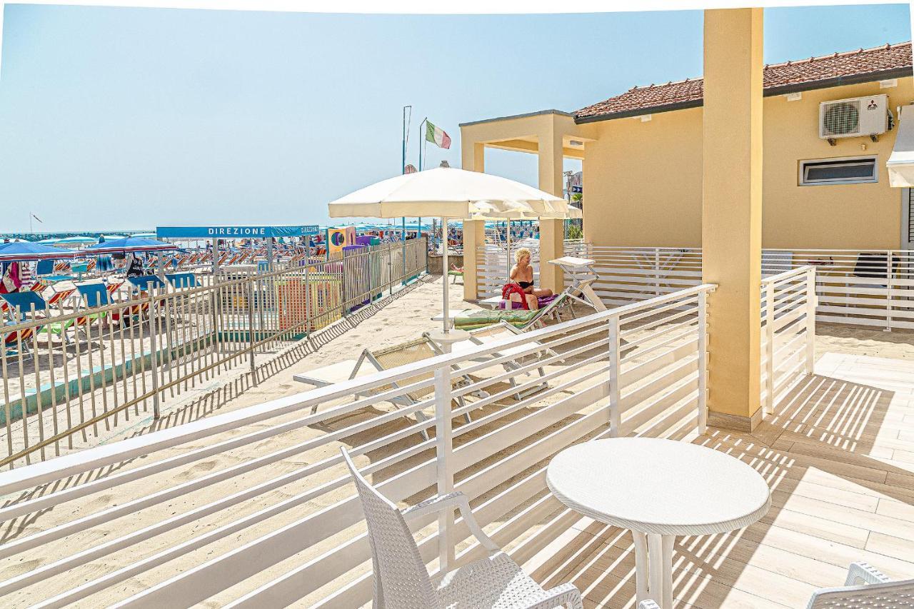 Hotel Royal Inn San Mauro Mare Buitenkant foto