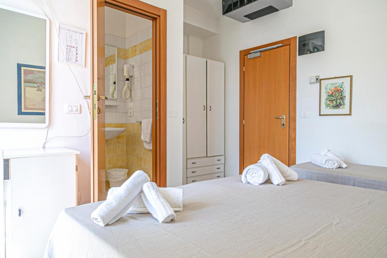 Hotel Royal Inn San Mauro Mare Buitenkant foto